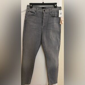 🌻NWT!!! MOTHER “ THE STUNNER ANKLE FRAY “ SIZE 31!!!🌻